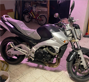 Suzuki gsr