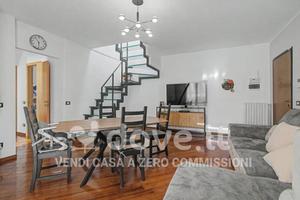 Appartamento di 125 m² con più di 5 locali e box a
