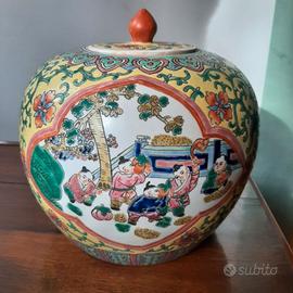 Vaso cinese in ceramica smaltata