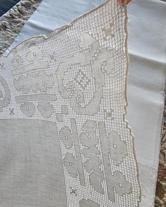 Coperta in lino con ricamo sfilato siciliano
