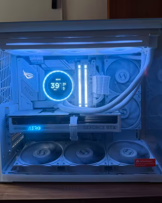 PC full white con RTX 5080