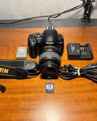 Nikon D3000 + 18-55mm – 11.790 scatti