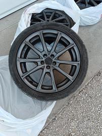 Cerchi da 18'' con gomme estive 225/45
