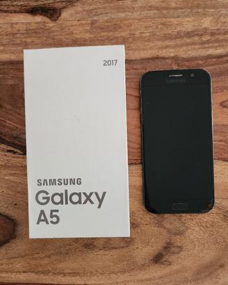 Samsung Galaxy A5 (2017) - Nero - 32 GB

USATO