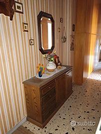 Mobile da ingresso con specchio