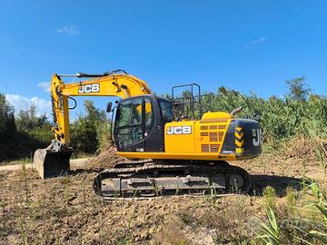 Jcb escavatore JS220