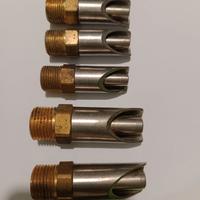 Abbeveratoio a succhiotto ciuccio per maiali suini