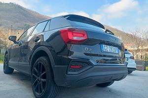 Audi Q2 1.0 tfsi Identity Black