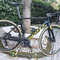 bicicletta Scott addict pro