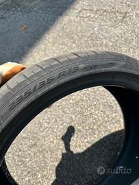 Gomme 235/35 r19