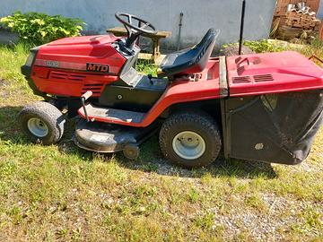 Trattorino tagliaerba