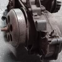 blocco motore vespa 4 valvole leggete