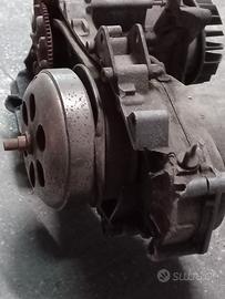 blocco motore vespa 4 valvole leggete