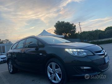 Opel Astra 1.7 CDTI 110CV Sports Tourer Cosmo2014