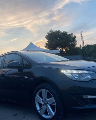Opel Astra 1.7 CDTI 110CV Sports Tourer Cosmo2014