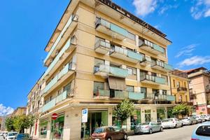 4 LOCALI A COSENZA