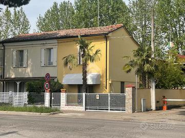 CASA SEMINDIPENDENTE A BAGNACAVALLO