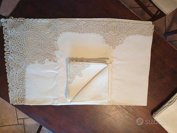 Tovaglia a tombolo di Offida in puro lino