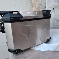 Givi trekker outback EVO 37lt. 
Nuova 