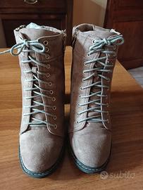 Stivaletti scamosciati