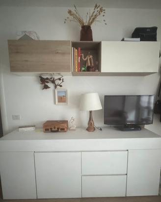 Mobile soggiorno con tavolo