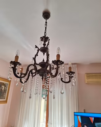 Lampadario  Ferro Battuto e Gocce Cristallo 