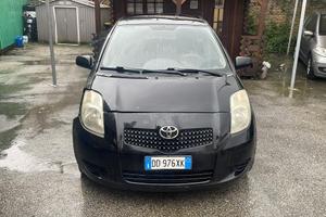 TOYOTA Yaris 1.4 D-4D 5 porte Sol m-mt