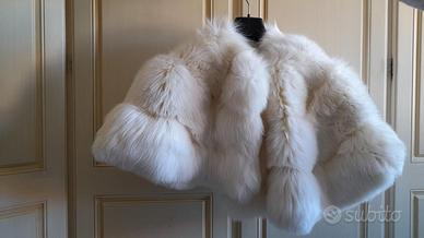 Mantella in pelliccia bianca