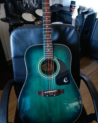 Chitarra acustica vintage 