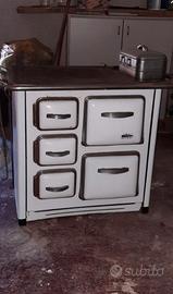 Cucina economica stufa a legna con scalda acqua