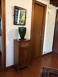 Specchio con cornice in legno