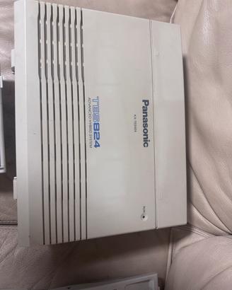 Centralino panasonic KX TES824 con 5 telefoni