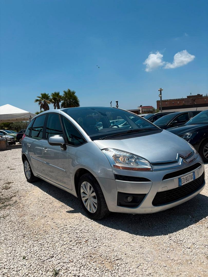 Citroen C4 Picasso 2010 photo 2