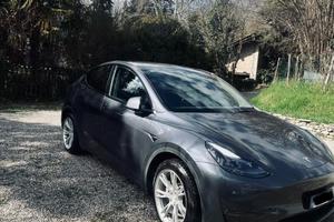TESLA Model Y - 2023