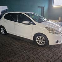 Peugeot 208 1.4 HDI 68CV NEOPATENTATI 
