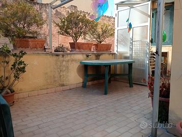 Ampia metratura, luminoso con terrazzo abitabile
