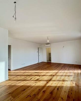 Appartamento di 110 m² con 3 locali e box auto a T