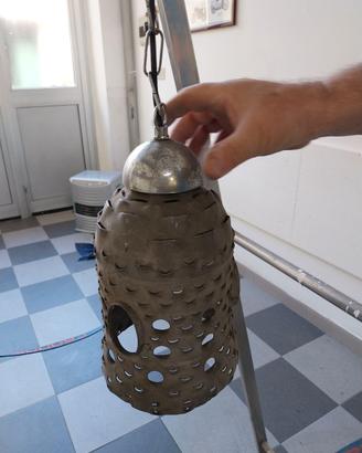 Lampadario a sospensione di design industriale