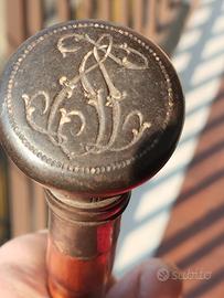 Bastone da passeggio con monogramma