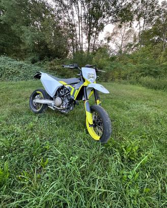 Husqvarna 701 Supermoto - 2022