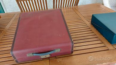 Macchina da scrivere Olivetti Lettera 44