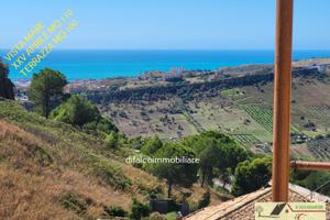 Vista mare mq 110 + 100 mq di terrazza