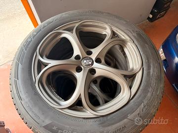 Cerchi in lega Alfa Stelvio pneumatici 235/60/18