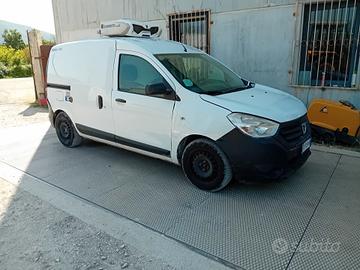 dacia dokker isotermico gpl