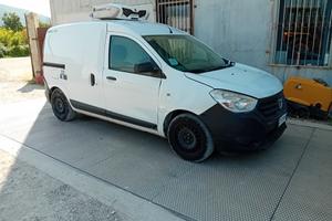 dacia dokker isotermico gpl