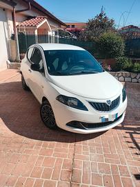 Lancia Ypsilon mild Hybrid 