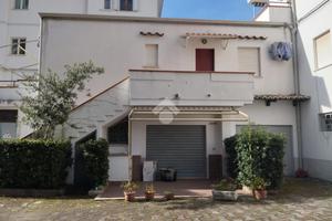 3 LOCALI A BELVEDERE MARITTIMO