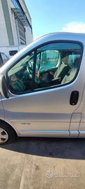 RENAULT TRAFIC 2008 PORTA ANTERIORE SX/DX