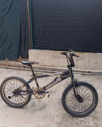 Bicicletta BMX 