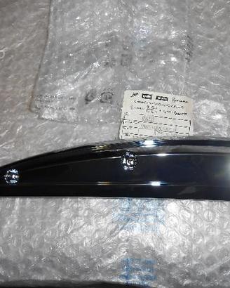 655733 cornice laterale post sx